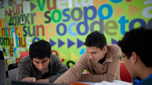 Estudiantes en la Pontificia Universidad Católica del Perú.